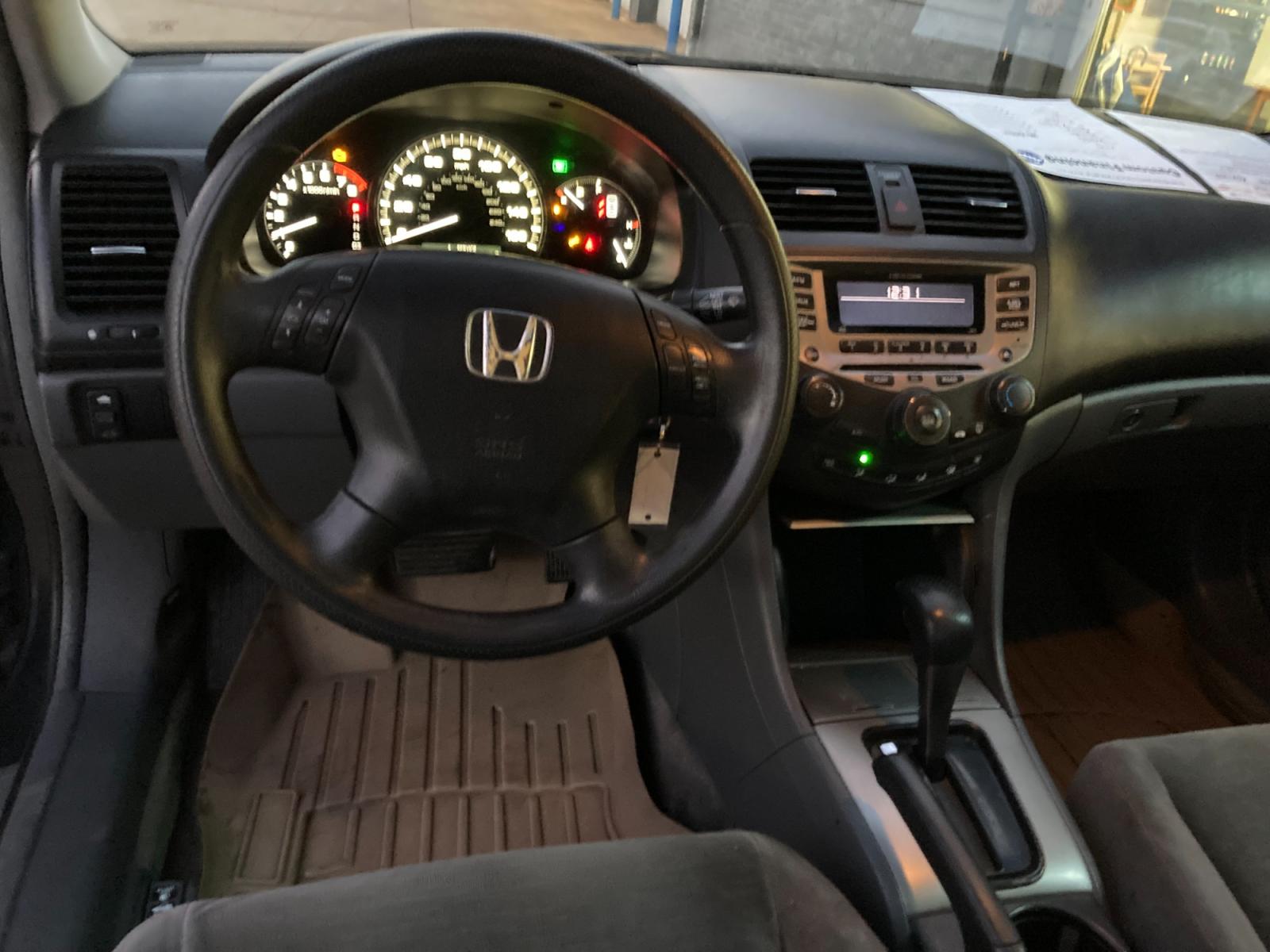 2006 Steel Blue Met. Honda Accord EX-L Sedan AT with Navigation and XM Radio (1HGCM567X6A) with an 2.4L L4 DOHC 16V engine, 5-Speed Automatic Overdrive transmission, located at 1800 South Ihm Blvd, Freeport, IL, 61032, (815) 232-5543, 42.278645, -89.607994 - Photo #7